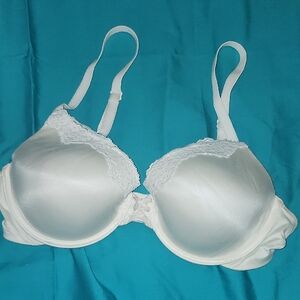 Maidenform White Lace Trim Bra
